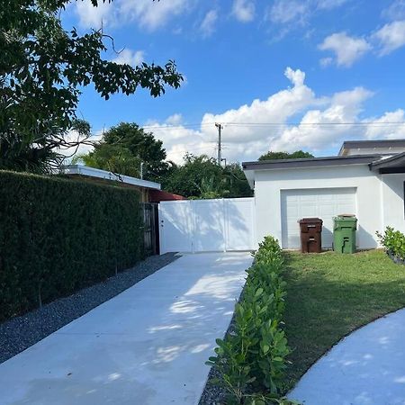 Stunning Deluxe Studio Hialeah Extérieur photo