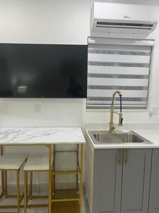 Stunning Deluxe Studio Hialeah Extérieur photo
