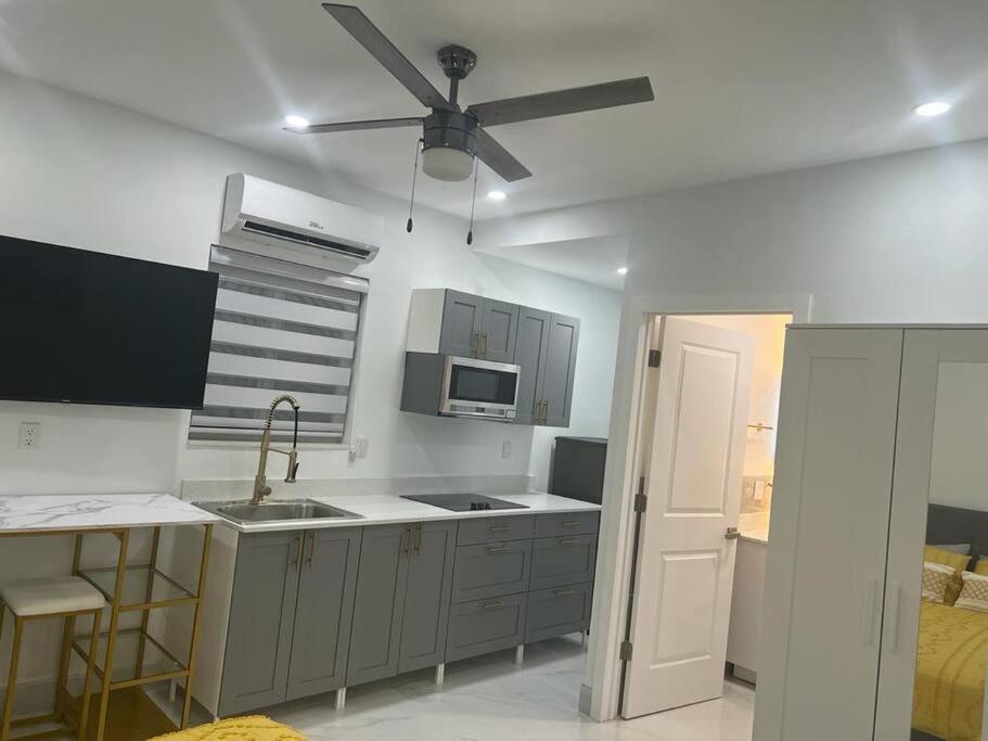 Stunning Deluxe Studio Hialeah Extérieur photo
