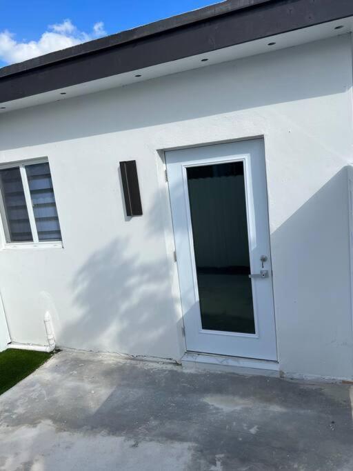 Stunning Deluxe Studio Hialeah Extérieur photo